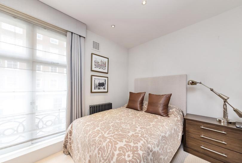 2 Bed, 2 Bath In Mayfair, Garden View 런던 외부 사진