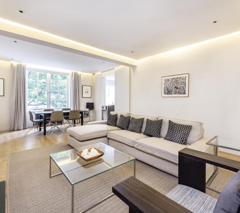 2 Bed, 2 Bath In Mayfair, Garden View 런던 외부 사진